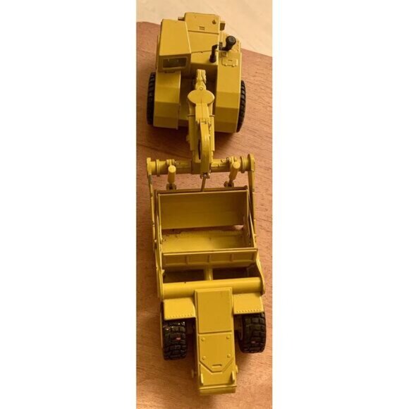 1:50 Norscot CAT 631E Caterpillar Die-Cast Scraper Tractor - Picture 7 of 12